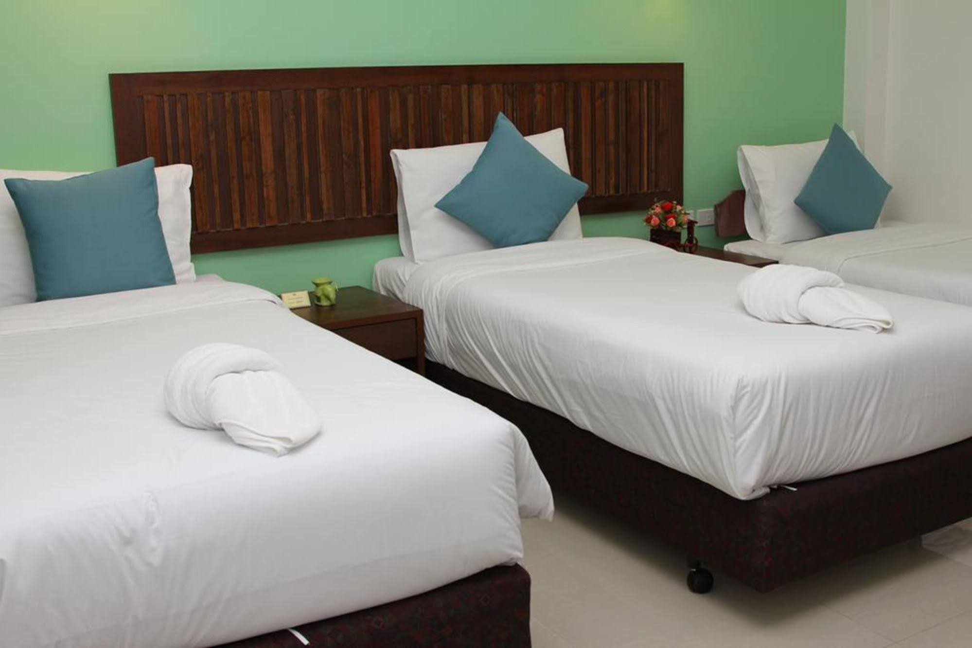 Hotel Bs Airport At Phuket Nai Yang Beach Exterior foto